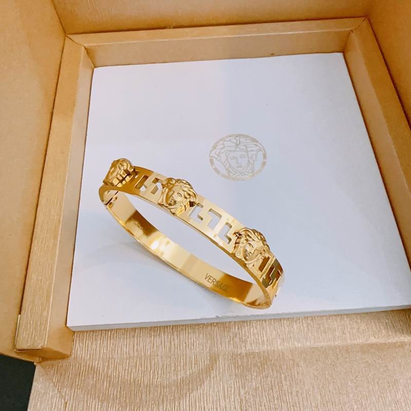 Versace bracelet 06lyx107